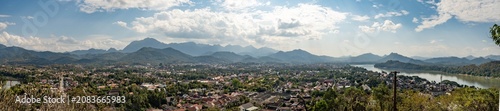 Foto Luang Prabang cityscape with Mekong River and mountains, Laos