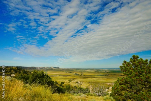 Fotografía Grasslands, Prairie Vistas, Oregon Trail History, Platte River, and big skies abound when visiting Scotts Bluff National Monument in Nebraska