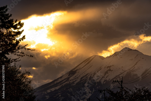 Tableau sur toile 笠雲を被った羊蹄山