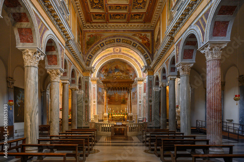 Obraz na płótnie Interior view of the Basilica of San Nicola in Carcere in Rome, showing the nave