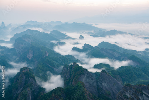 Foto Sea of ​​clouds at sunrise in Bajiaozhai, Ziyuan County, Guilin, Guangxi