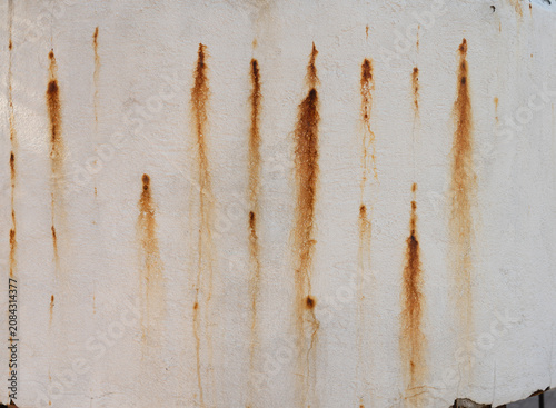 Bild auf Leinwand rust stains on painted surface