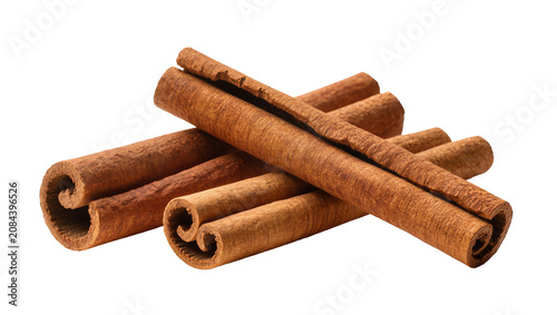 Foto Isolated cinnamon sticks spice, sweet aromatic flavor ingredient for cooking and