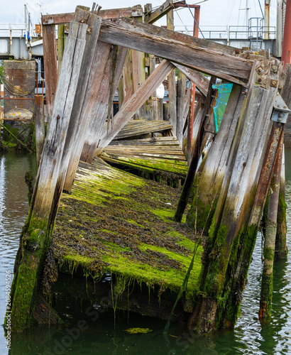 Foto Collapsing bridge at Oulton Broad, Suffolk