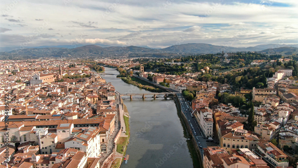Obraz premium Florence cityscape with arno river and old bridges