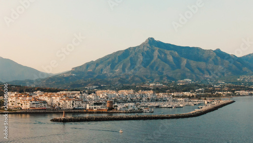 Obraz na plátně Puerto banus marina and la concha mountain in marbella