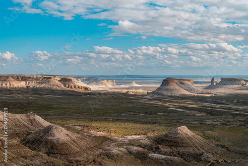Cuadro en lienzo Wide Landscape of Bozzhyra Desert Kazakhstan