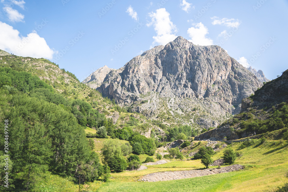 Fototapeta premium Vallée de l'Ubaye, Alpes-de-Haute-Provence, France