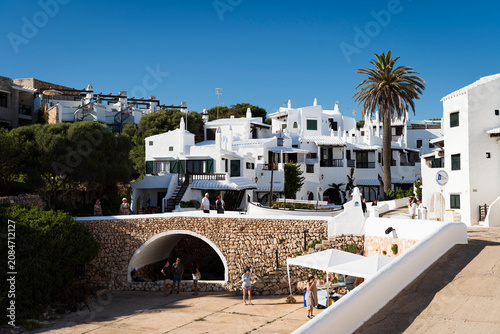 Fotografi Ruelles du village blanc de Binibeca Vell à Minorque, en Espagne
