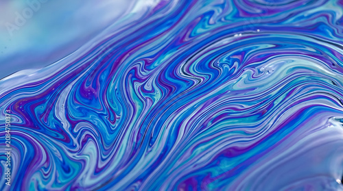iridescent fluid abstract background, blue and purple oil slick texture, cool tone colors flowing, smooth liquid surface, macro photography style, ultra high resolution