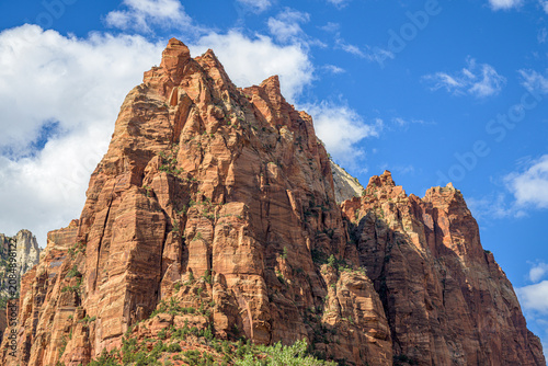 Cuadro en lienzo Mount Moroni in the Court of the Patriarchs under a blue sky in Zion National Pa