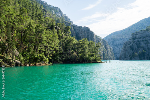 Φωτογραφία Panoramic Landscape view on green canyon Antalya Turkey with turquoise water mountain cliffs and green forest