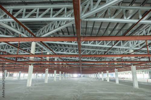 Fotografie Modern steel roof truss structure with insulation