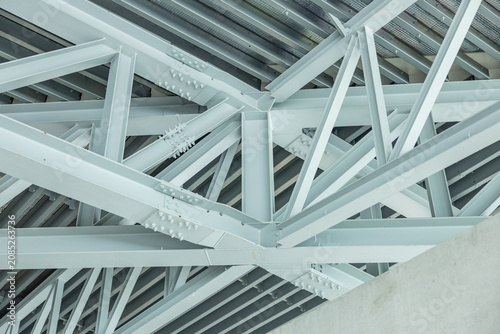 Modern steel roof truss structure with insulation