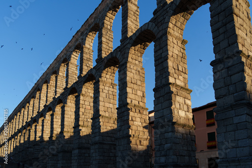 Bild auf Leinwand Roman aqueduct of segovia showing ancient stone arches, classic architecture, an