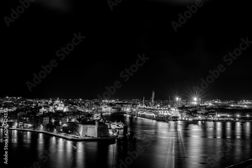 Bild auf Leinwand Upper Barracca Gardens, Nacht Valletta, Malta, in Europe