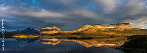 Mitternachtssonne am Efjord in Norwegen bei Narvik