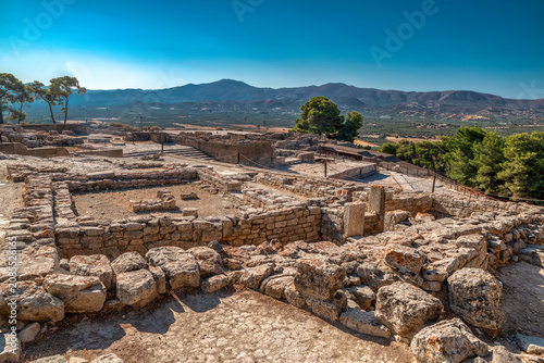 Принти на полотні Ancient Phaistos ruins with mountain landscape on Crete, Greece