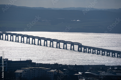 Cuadro en lienzo The Tay rail Bridge across the Firth of Tay in Dundee on a sunny day in Scotland