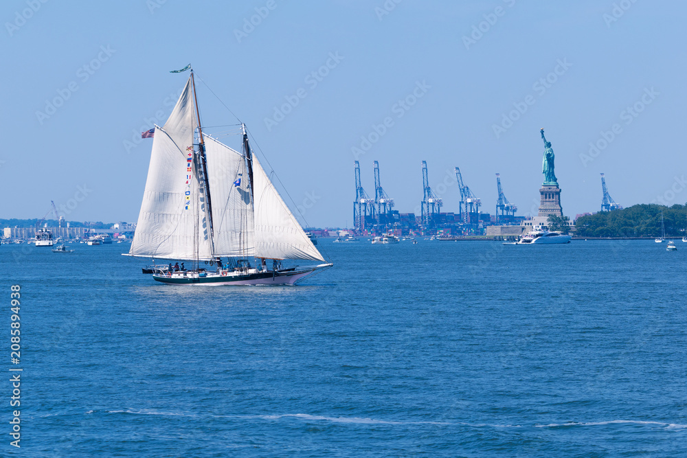 Fototapeta premium sailing ship in the sea