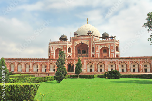 Canvastavla Humayun's tomb of the Mughal Emperor Humayun in Delhi, India.