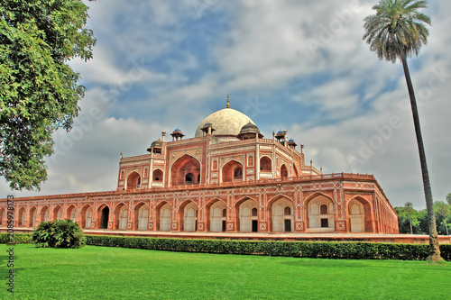 Tableau sur toile Humayun's tomb of the Mughal Emperor Humayun in Delhi, India.