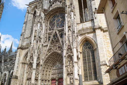 фотографія Close up view of the intricate Gothic architecture on the western facade of Roue