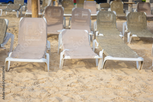 Quadro su tela beach chair loungers on tropical beach