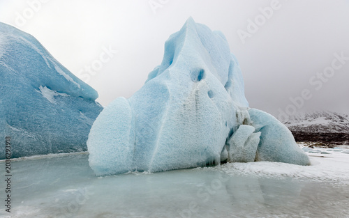 Schilderij op canvas Massive Blue Ice Formations of the Knik Glacier in the Chugach Mountains, Palmer