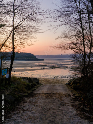 Quadro em tela Plage de la fosse en hiver, coucher du soleil, format portrait
