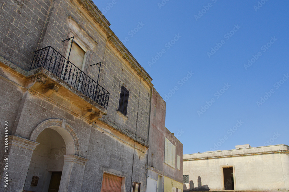 Fototapeta premium Old building in Giuliano di Lecce, a hamlet in the municipality of Castrignano del Capo, in the province of Lecce, Apulia Region, Italy
