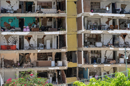 Canvastavla A damaged building is seen in the Playa Grande neighborhood following the devast