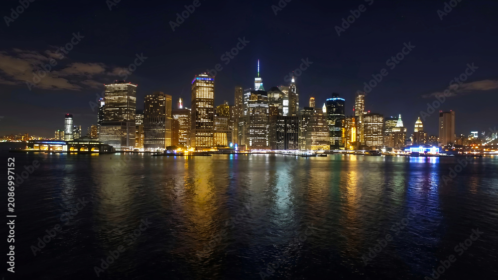 Obraz premium Stunning Night Skyline of Manhattan New York City