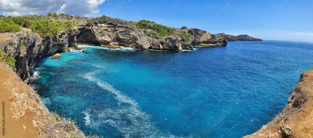 Fototapeta premium Panoramic View Of Tropical Lagoon And Blue Ocean