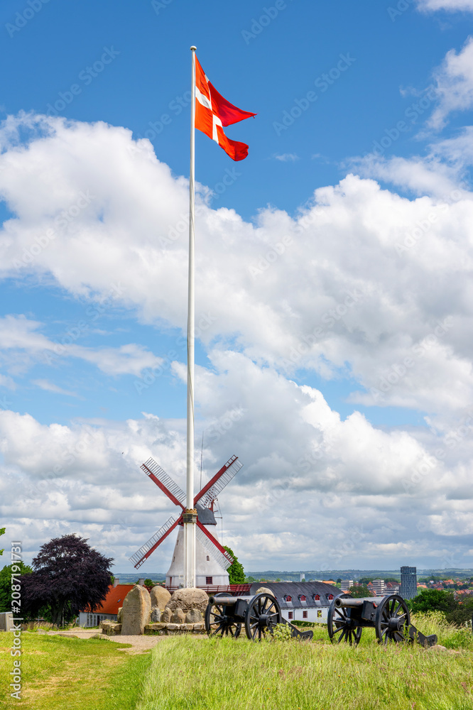 Fototapeta premium Düppeler Mühle/Dybbol Molle bei Sonderborg/Sonderburg Dänemark