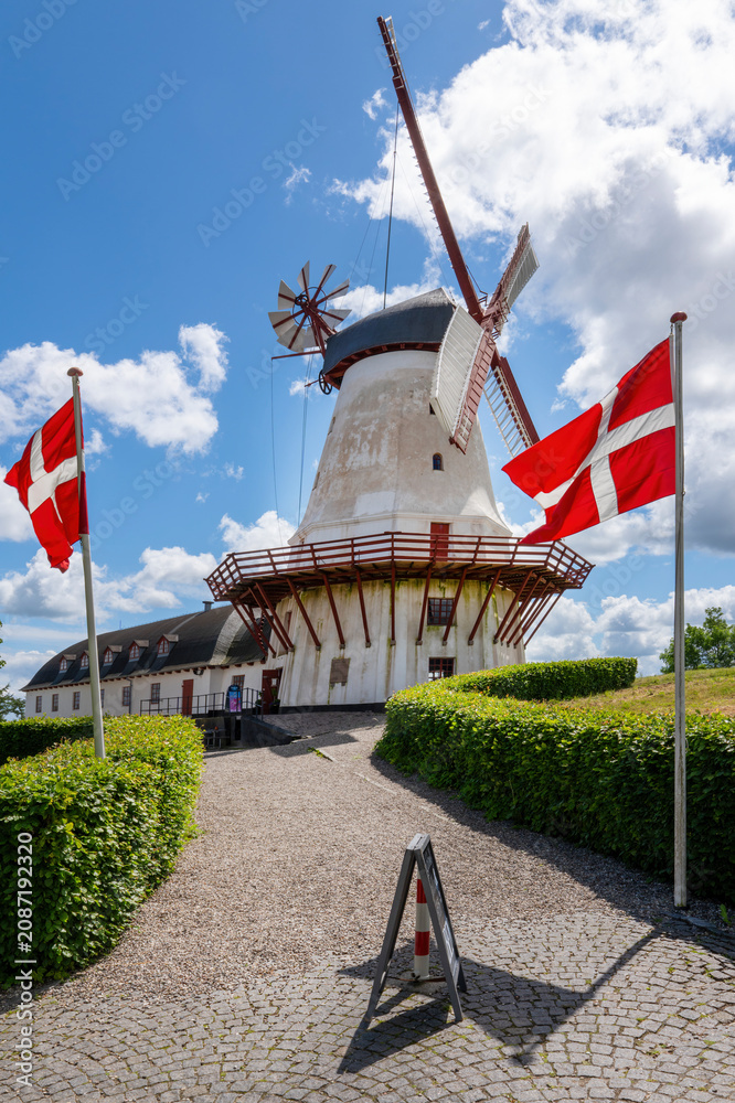 Fototapeta premium Düppeler Mühle/Dybbol Molle bei Sonderborg/Sonderburg Dänemark