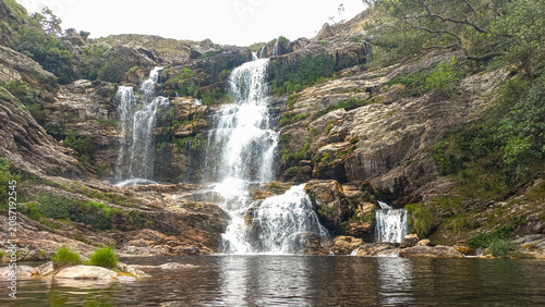 Cuadro en lienzo Freshwater cascades carve their way through ancient rock formations in the stunning Espinhaço Range, Minas Gerais, Brazil