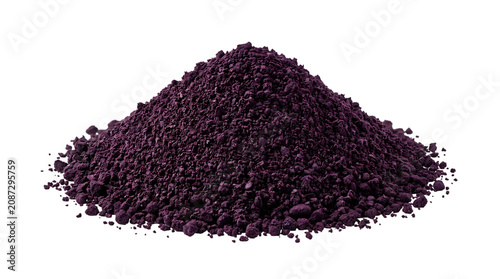 Small pile of dark purple berry powder