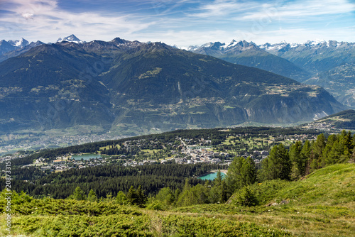 Tableau sur toile La station touristique de Crans Montana en été dans les Alpes suisses