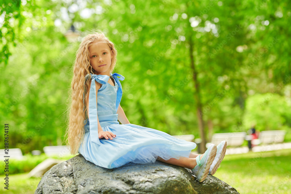 Obraz premium Blue Dress Girl