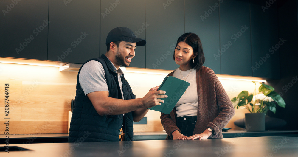 Fototapeta premium Consulting, client and tablet with handyman in kitchen for invoice agreement, repair plan and advice. Plumbing solution, home renovation quote and online checklist with people for inspection notes