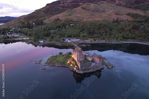 Eilean Donan Castle Schottland Highlands Loch Duich Dornie James Bond Luftaufnahme