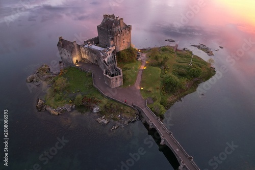 Eilean Donan Castle Schottland Highlands Loch Duich Dornie James Bond Luftaufnahme