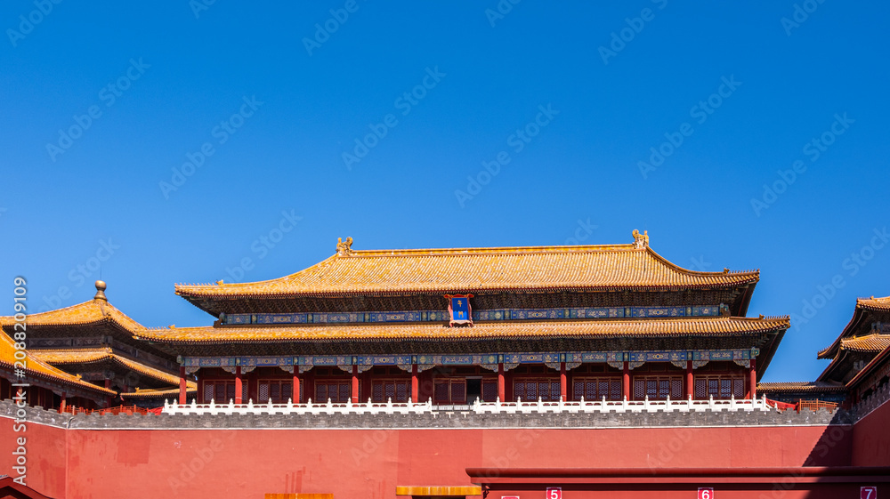 Obraz premium Meridian Gate Wumen at Forbidden City Palace Museum, Beijing, China, spring blue sky