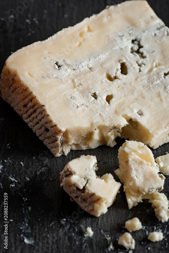Tableau sur toile Stracchino vecchio or gorgonzola.