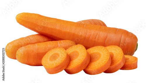 Foto Whole and sliced peeled carrots vibrant orange, isolated on transparent backgrou
