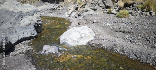 La Palma heller Stein im Flussbett