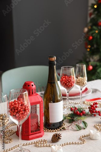 Christmas table setting wit...