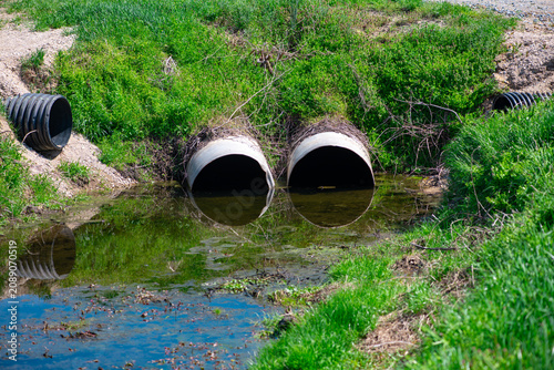 Foto Drainage ditch moves water toward culvert