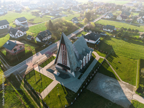 Tableau sur toile Religious building with sharp rooflines from an aerial perspective